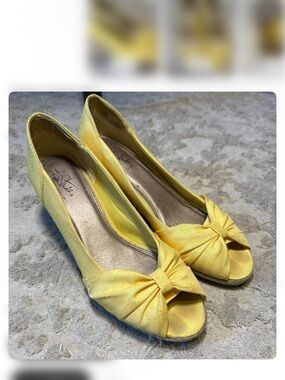 Life Stride Yellow Knot Peep-Toe Wedge Flats